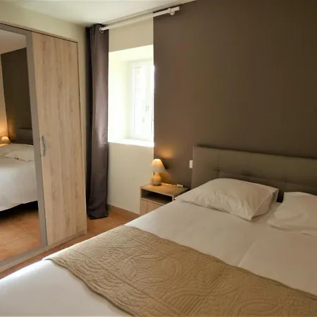 A Noust Semesterbostad