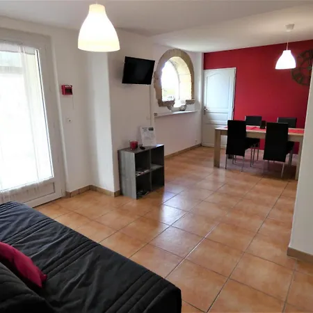 A Noust Semesterbostad *